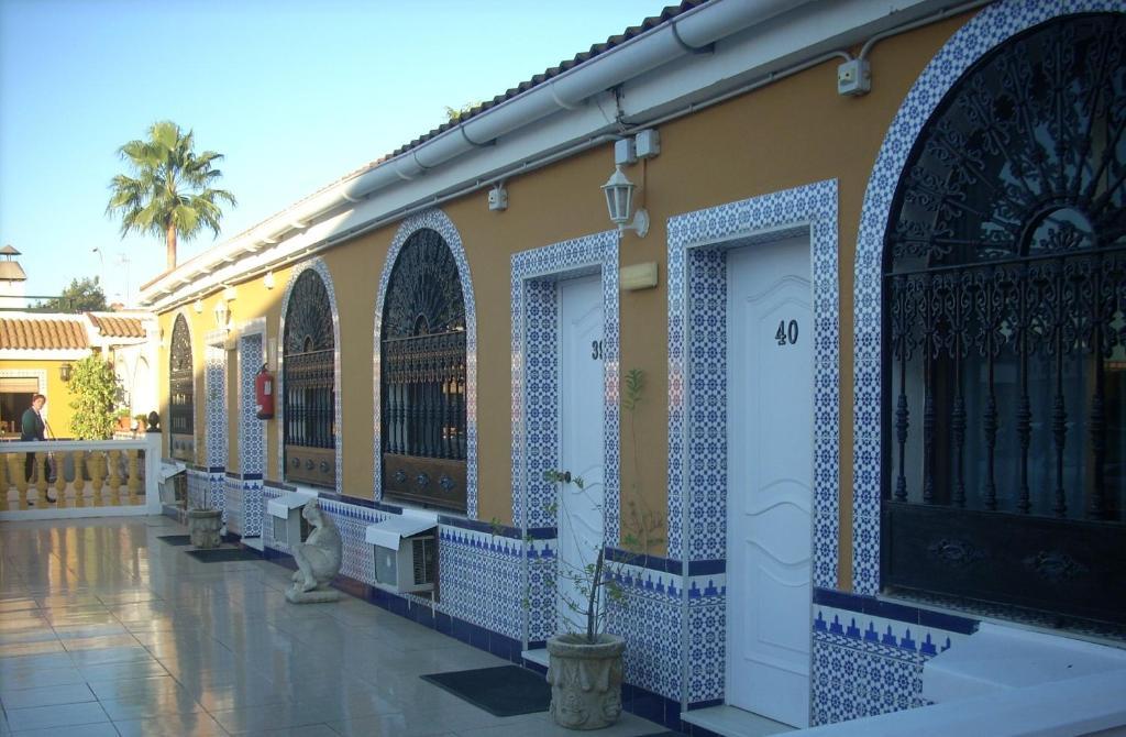 Hostal Don Diego San Juan Del Puerto Bagian luar foto