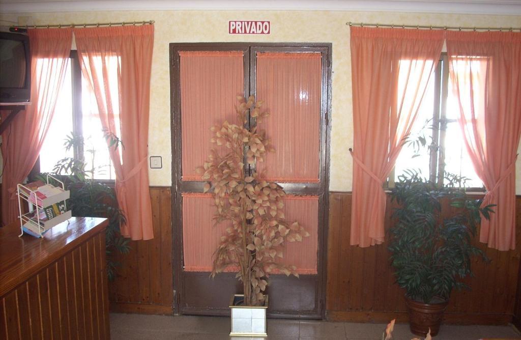 Hostal Don Diego San Juan Del Puerto Bagian luar foto